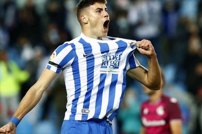 El sueño cumplido de un canterano que rompe moldes en el Málaga CF El sueño cumplido de un canterano que rompe moldes en el Málaga CF