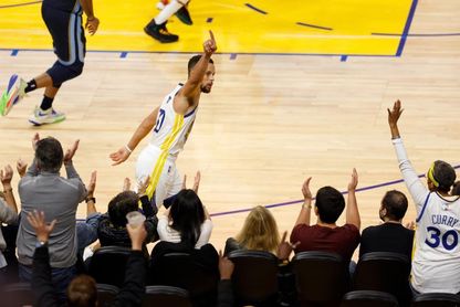 119-93. Curry anota 40 puntos y Warriors arrollan a Bulls 119-93. Curry anota 40 puntos y Warriors arrollan a Bulls