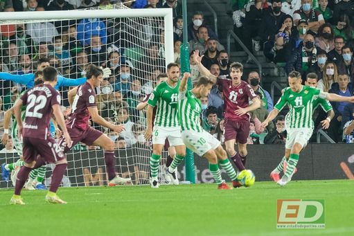 Los goles no lo son todo: Víctor Ruiz reivindica el trabajo defensivo en "una tarde perfecta" para el Betis