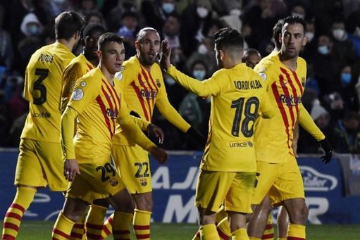1-2. El Barcelona reacciona a tiempo ante un bravo Linares