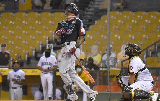 José Siri, un bate que despierta en la postemporada del béisbol dominicano