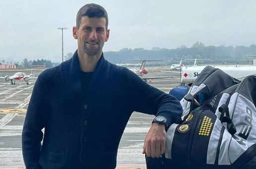 Australia deporta a Djokovic... y él se 'resiste' 