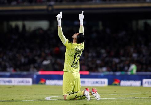 El colombiano Camilo Vargas integra el equipo ideal en el fútbol mexicano El colombiano Camilo Vargas integra el equipo ideal en el fútbol mexicano
