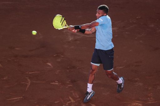 Auger-Aliassime deja a Carlos Taberner fuera de Estoril Auger-Aliassime deja a Carlos Taberner fuera de Estoril