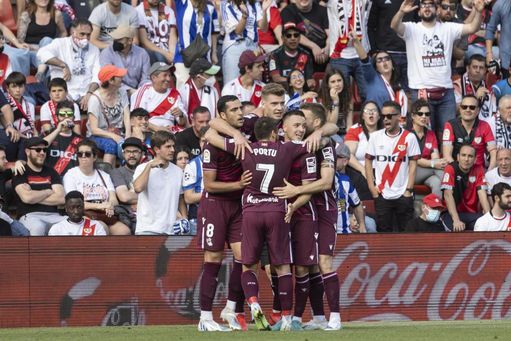1-1. Falcao rescata al Rayo en un minuto 1-1. Falcao rescata al Rayo en un minuto