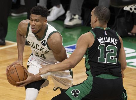 89-101: La defensa de los Bucks congela a los Celtics