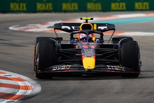 Pérez lamenta la falta de potencia de su Red Bull para adelantar a Sainz
