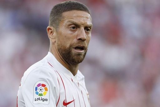 El 'Papu' Gómez avisa: "Al que le queme el balón se queda en casa"