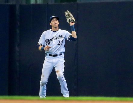 Yelich logra el primer ciclo en la temporada de las Grandes Ligas Yelich logra el primer ciclo en la temporada de las Grandes Ligas