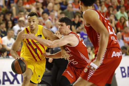 80-94. El Barça domina el duelo catalán desde el triple 80-94. El Barça domina el duelo catalán desde el triple