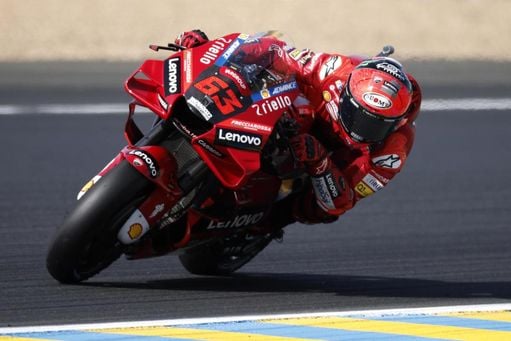 Bagnaia y Miller le dan el "doblete" a Ducati