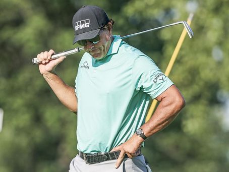 Phil Mickelson renuncia a defender su título del Campeonato de la PGA Phil Mickelson renuncia a defender su título del Campeonato de la PGA