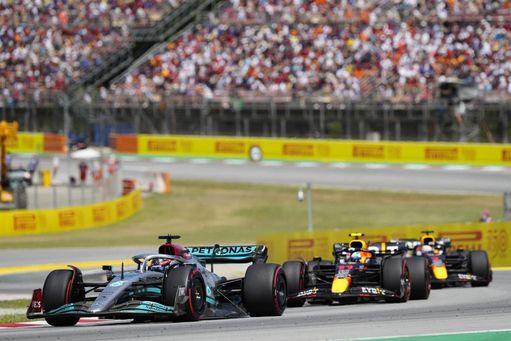 Verstappen y 'Checo' colocan a Red Bull al frente de ambos campeonatos