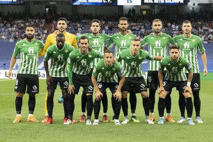 El pantalón negro volvió al Betis para quedarse: Hummel lo hará fijo en la  primera equipación 22/23 - Estadio deportivo