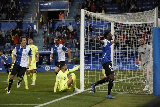 Mamadou Loum en un partido con el Alavés Mamadou Loum en un partido con el Alavés