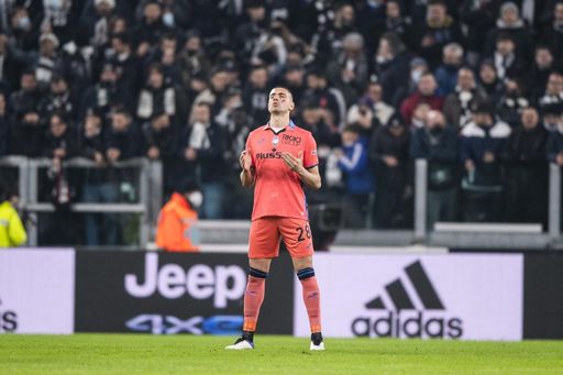 Koundé, como Diego Carlos: el Sevilla tendrá difícil repetir la fórmula mágica... y a Monchi hay otro central que le encanta Koundé, como Diego Carlos: el Sevilla tendrá difícil repetir la fórmula mágica... y a Monchi hay otro central que le encanta