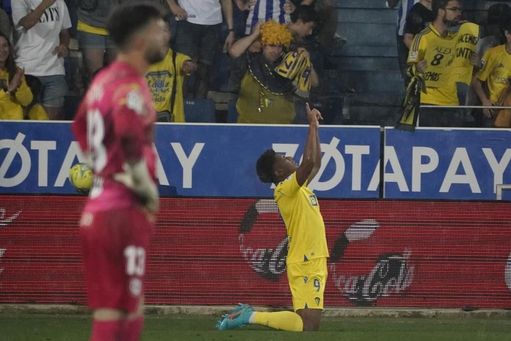 Lozano celebra su gol ante el Alavés