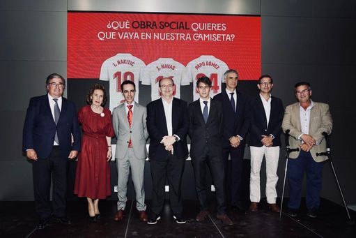Los sevillistas elegirán al patrocinador social para las camisetas en los partidos de Liga. Los sevillistas elegirán al patrocinador social para las camisetas en los partidos de Liga.